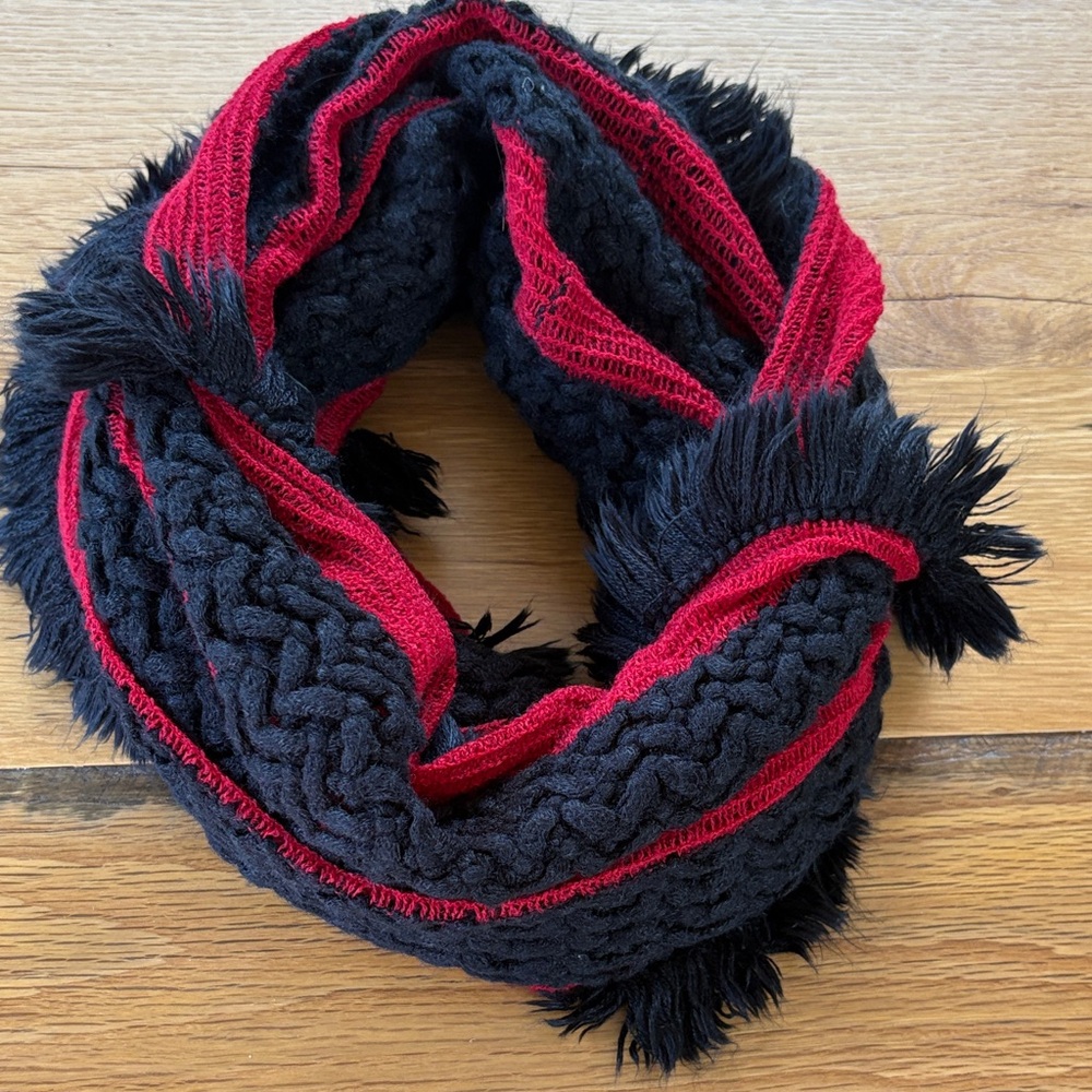 Black and Red Fringed Knit Infinity Scarf - OS